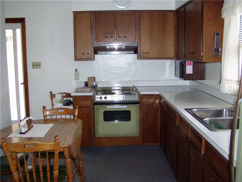 27 Blanche Road Fredericktown, PA 15333 - Photo 6 of 24 Kitchen.