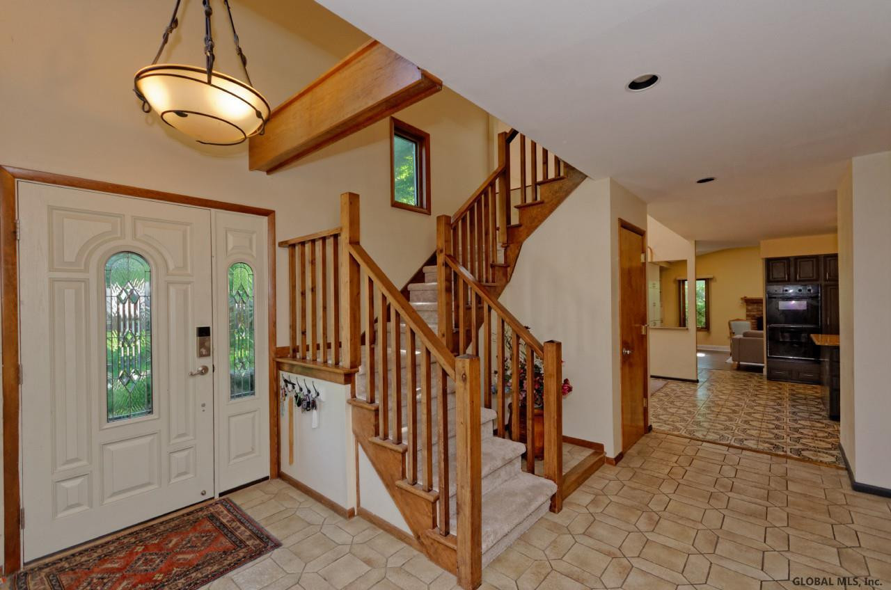 2239 Pine Ridge Road Niskayuna, NY 12309 - Photo 3 of 25 Photo 3