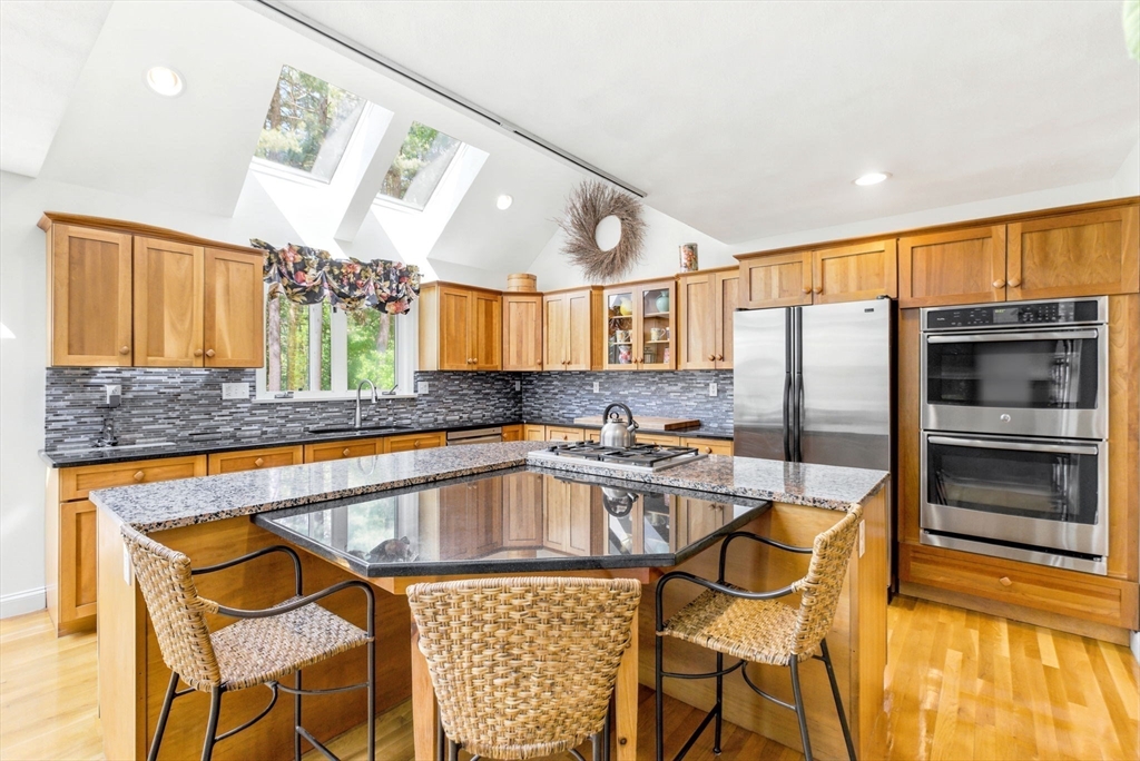 110 Flint Farm Road Middleton, MA 01949 - Photo 5 of 31 Gallery Image 5