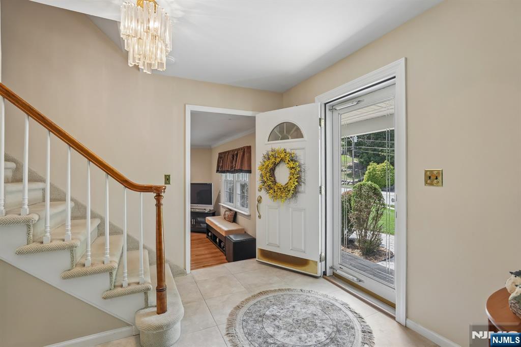 36 Stone Fence Road Oakland, NJ 07436 - Photo 6 of 47 Gallery Image 6