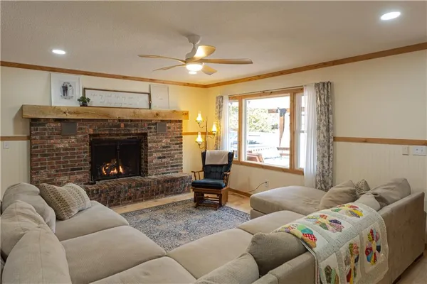 $295,900 | 1440 South 145 Road, El Dorado Springs, MO 64744