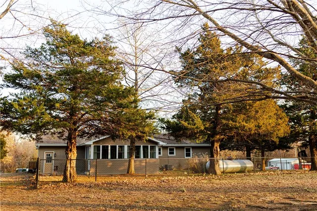 $299,900 | 1440 South 145 Road, El Dorado Springs, MO 64744