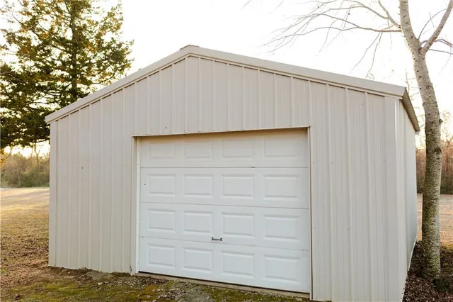 $299,900 | 1440 South 145 Road, El Dorado Springs, MO 64744