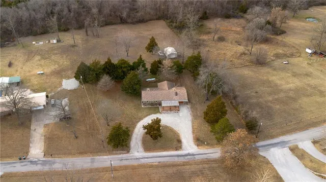 $299,900 | 1440 South 145 Road, El Dorado Springs, MO 64744