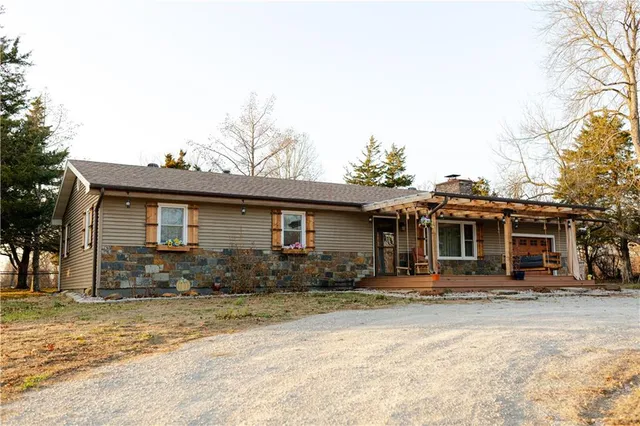 $299,900 | 1440 South 145 Road, El Dorado Springs, MO 64744