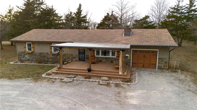 $299,900 | 1440 South 145 Road, El Dorado Springs, MO 64744