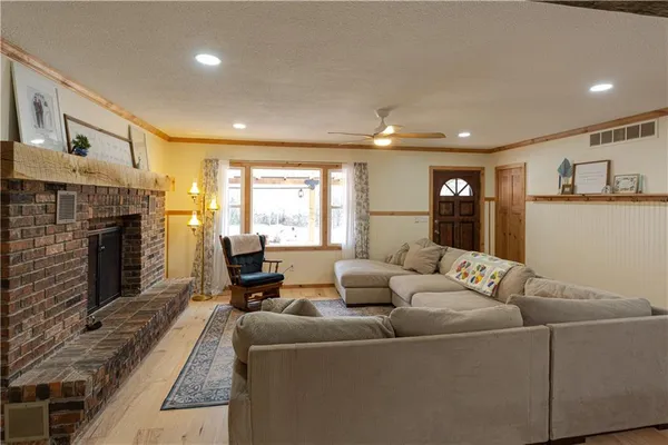 $295,900 | 1440 South 145 Road, El Dorado Springs, MO 64744