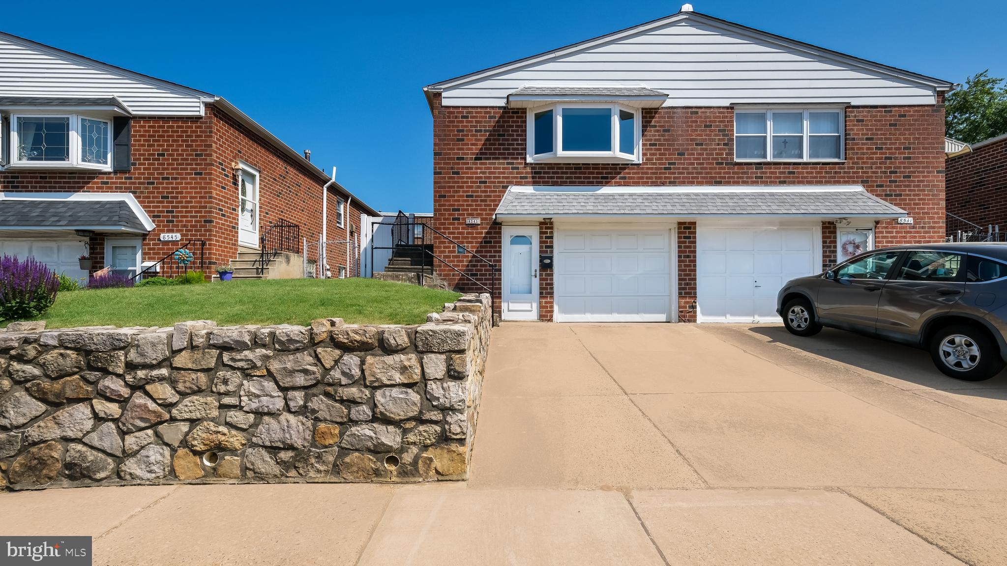 Beautiful updated 3 bedroom home in Fox Chase