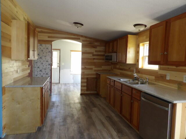797 North Snow Prairie Road Union City, MI 49094 - Photo 4 of 31