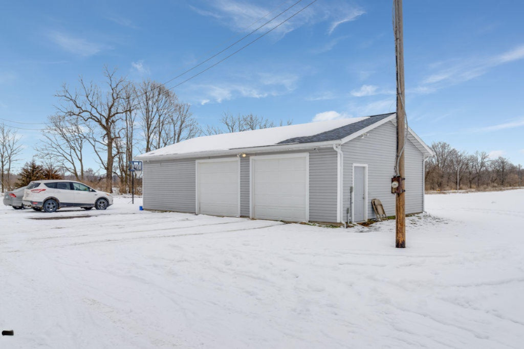2410 Burton Road Niles, MI 49120 - Photo 28 of 40 033_dsc03571