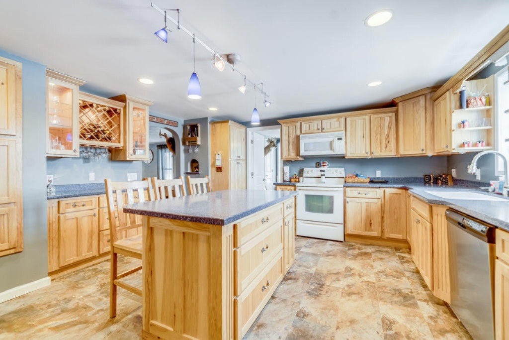 2410 Burton Road Niles, MI 49120 - Photo 4 of 40 007_dsc03411