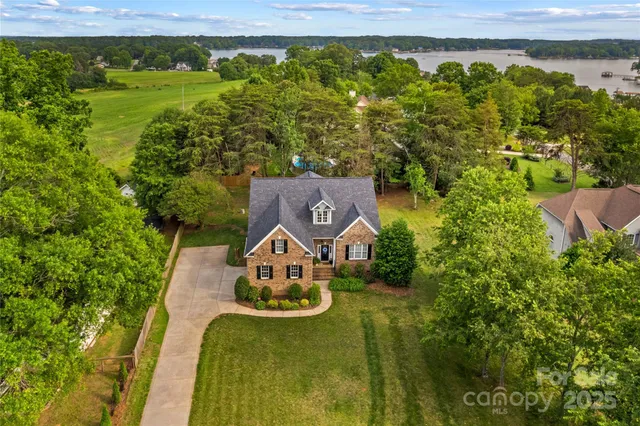 $595,000 | 7923 Mountain Shore Drive, Sherrills Ford, NC 28673