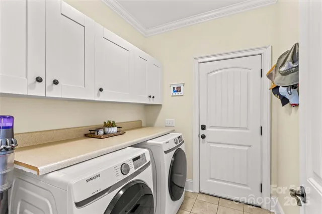 $595,000 | 7923 Mountain Shore Drive, Sherrills Ford, NC 28673