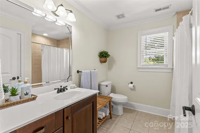 $595,000 | 7923 Mountain Shore Drive, Sherrills Ford, NC 28673