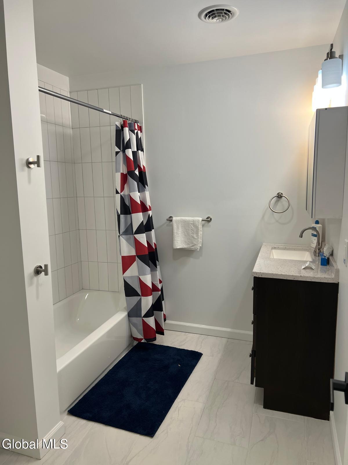 351 4th Street, Unit 2 Troy, NY 12180 - Photo 13 of 26 Full Bathroom