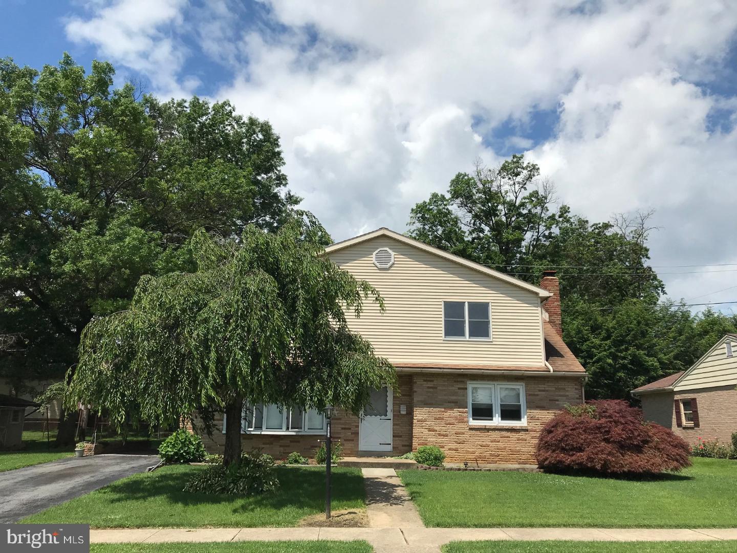 1605 Tioga Avenue Reading, PA 19607 - Photo 1 of 18