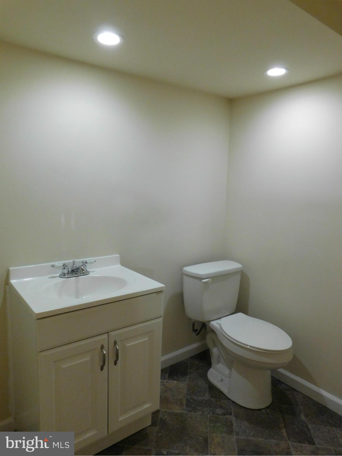 1808 Hanford Road Baltimore, MD 21237 - Photo 23 of 24 Bath