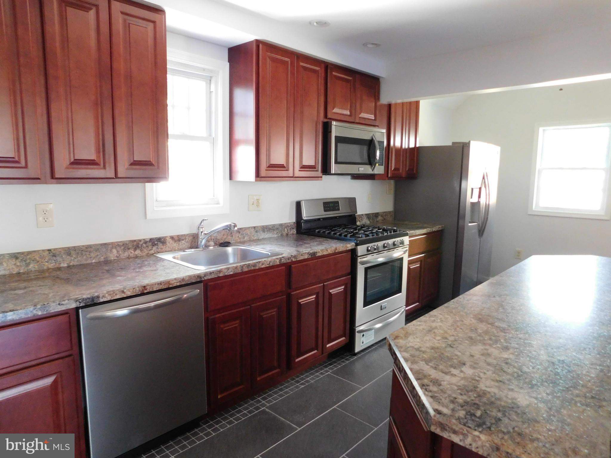 1808 Hanford Road Baltimore, MD 21237 - Photo 4 of 24 Kitchen