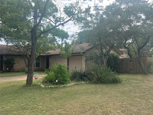 $1,595 | 11701 Bayou Bend, Unit B, Austin, TX 78759