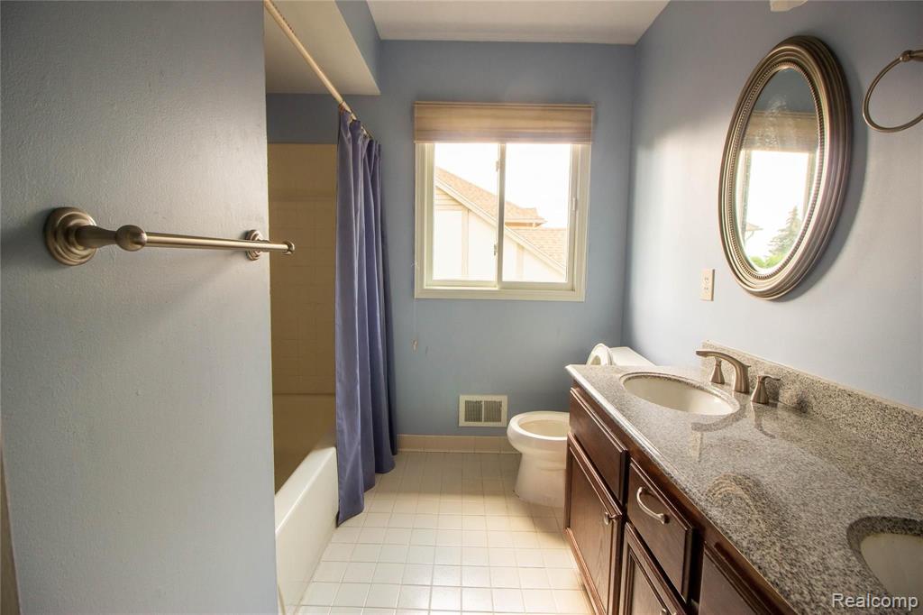 3079 Kilburn Road West Rochester Hills, MI 48306 - Photo 27 of 40