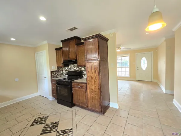 $1,700 | 15211 Riverdale Avenue, Baton Rouge, LA 70816