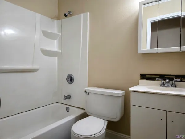 $1,700 | 15211 Riverdale Avenue, Baton Rouge, LA 70816