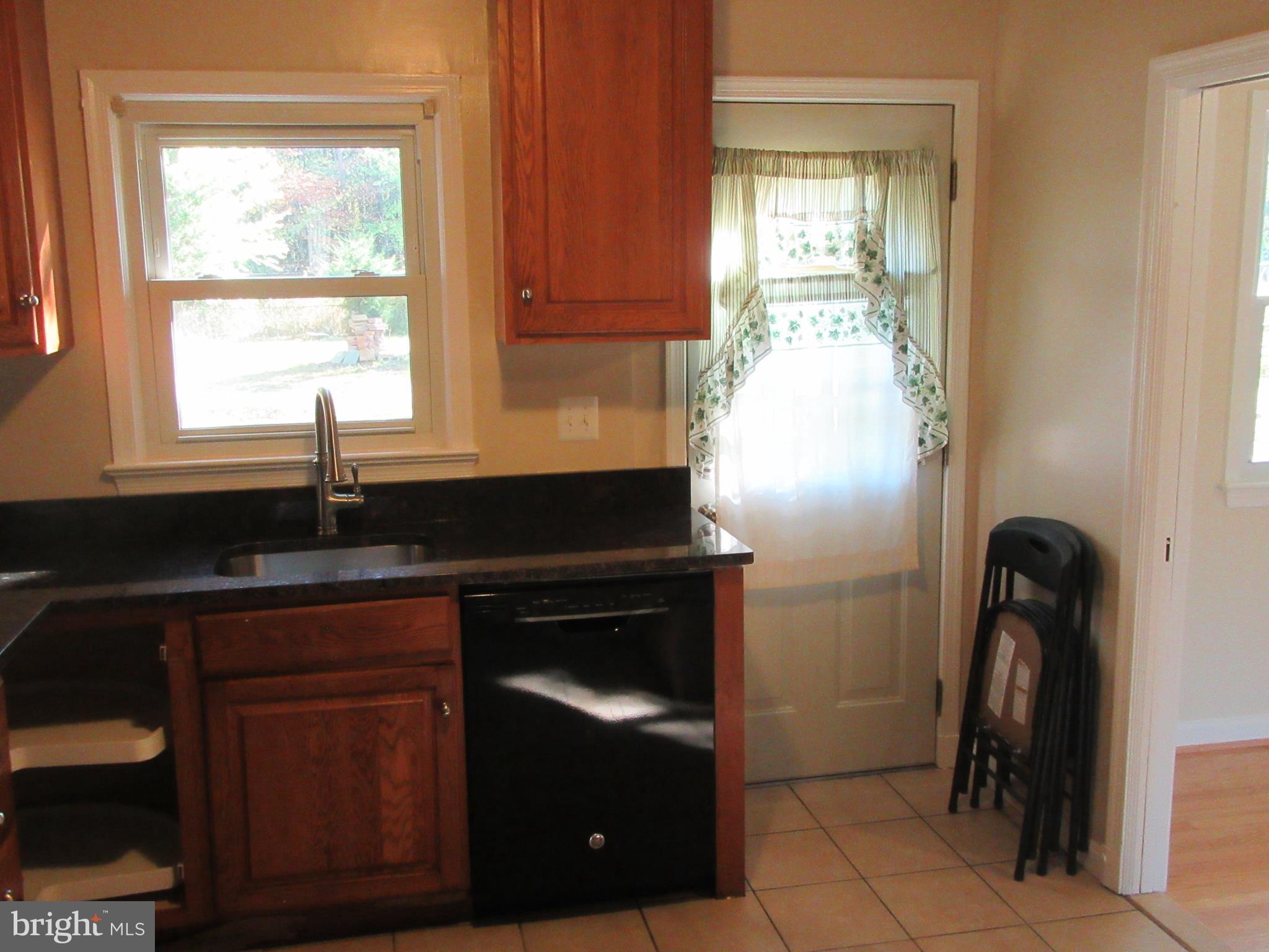 8201 Sonar Road Clinton, MD 20735 - Photo 11 of 28 Kitchen