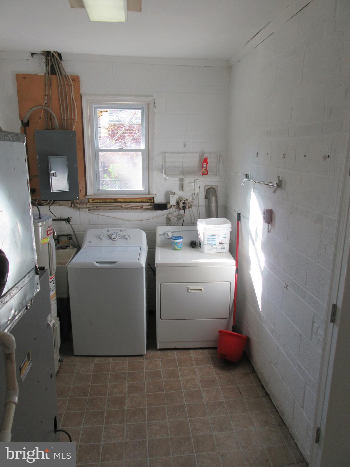 8201 Sonar Road Clinton, MD 20735 - Photo 9 of 28 Utility/Laundry Room