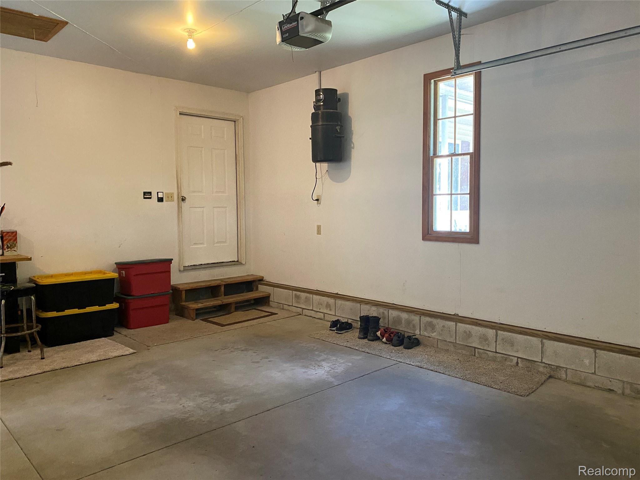 1451 Yensch Road Dundee, MI 48131 - Photo 25 of 35 20210726_173622136_iOS.jpg