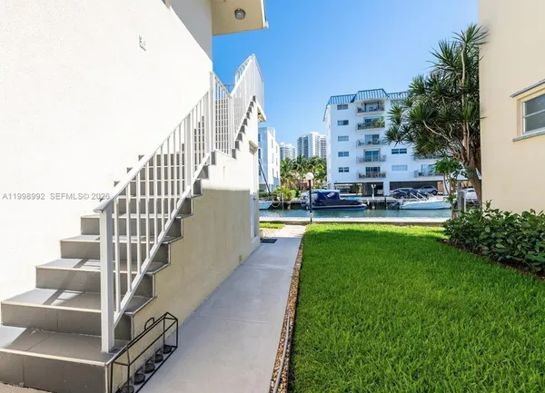 $2,599 | 3721 Northeast 170th Street, Unit 4, North Miami Beach, FL 33160