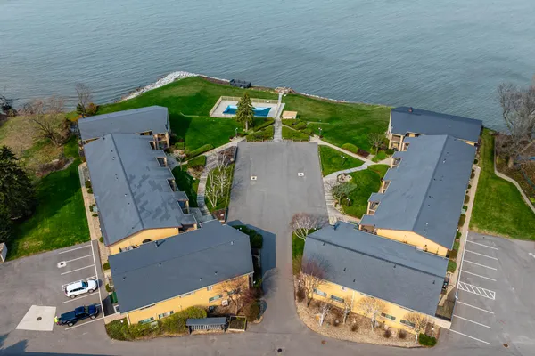 $329,000 | 4150 Ridge Road, Unit 4, Stevensville, MI 49127
