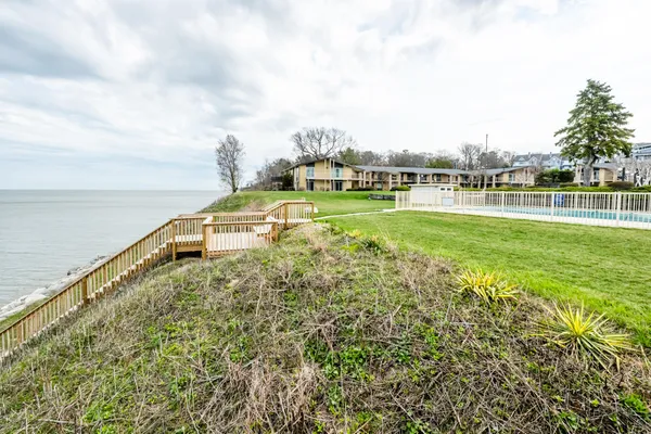 $329,000 | 4150 Ridge Road, Unit 4, Stevensville, MI 49127