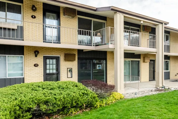 $329,000 | 4150 Ridge Road, Unit 4, Stevensville, MI 49127