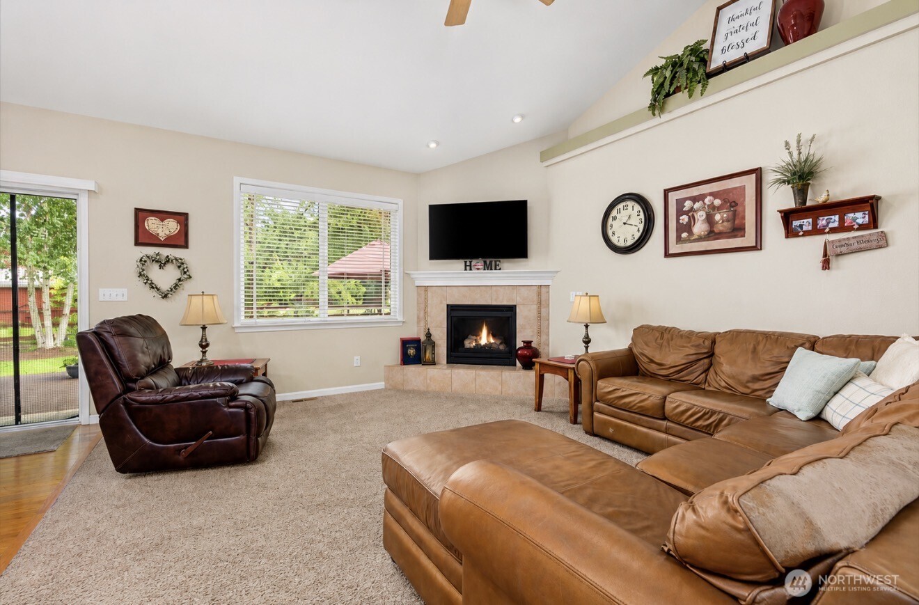 9039 176th Avenue Southwest Rochester, WA 98579 - Photo 7 of 38 Gallery Image 7