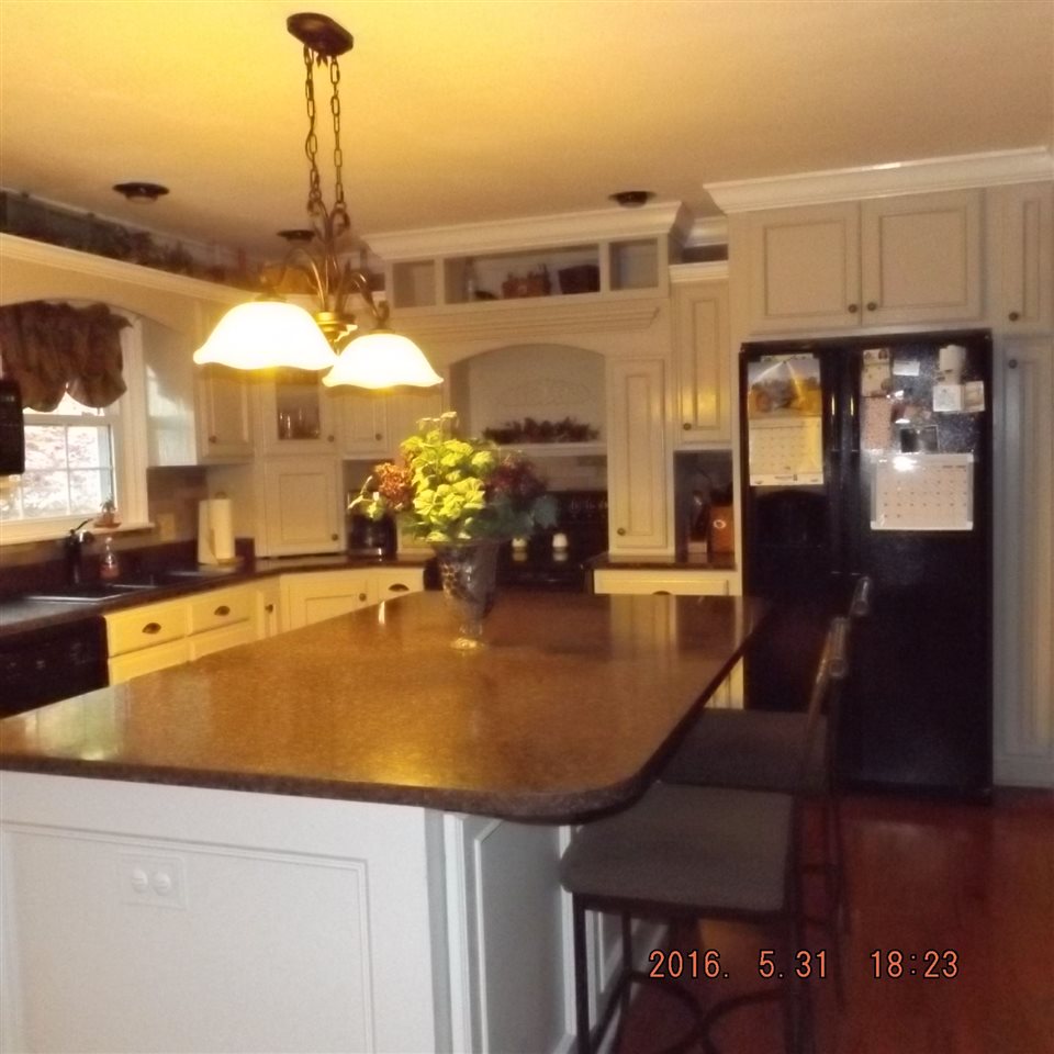 10308 North Nashville Road Pendleton, IN 46064 - Photo 2 of 32