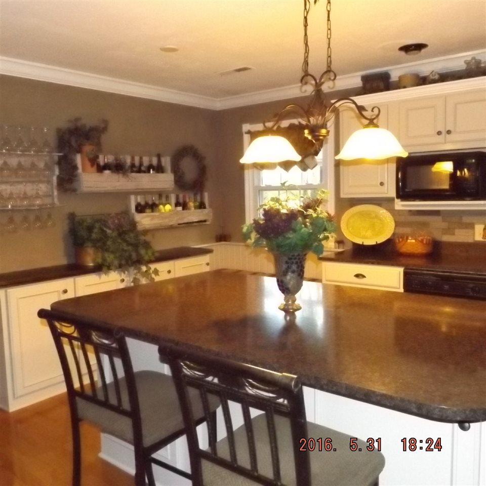 10308 North Nashville Road Pendleton, IN 46064 - Photo 3 of 32