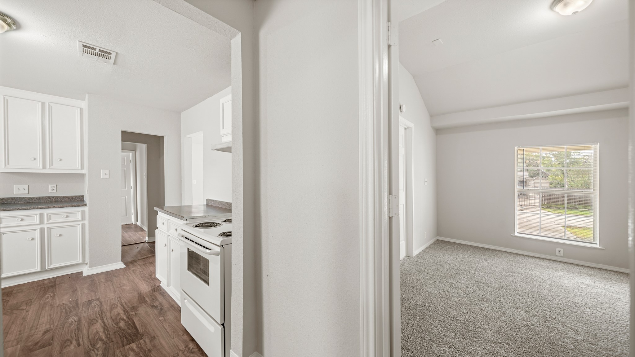 5303 Ridgeway Drive Houston, TX 77033 - Photo 10 of 13 Gallery Image 10