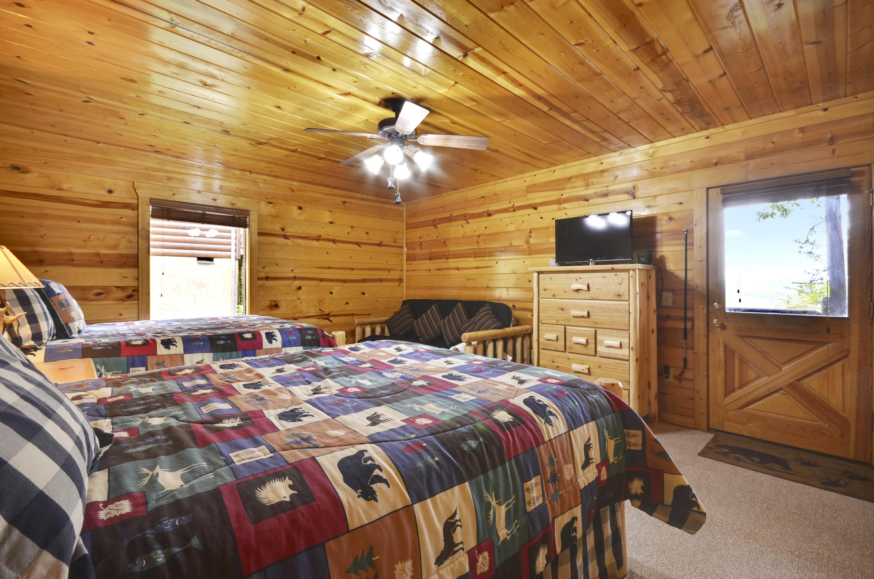 2251 Upper Middle Creek Road, Unit 17 Sevierville, TN 37876 - Photo 19 of 38 Lower Level-Bedroom-_DSC3305