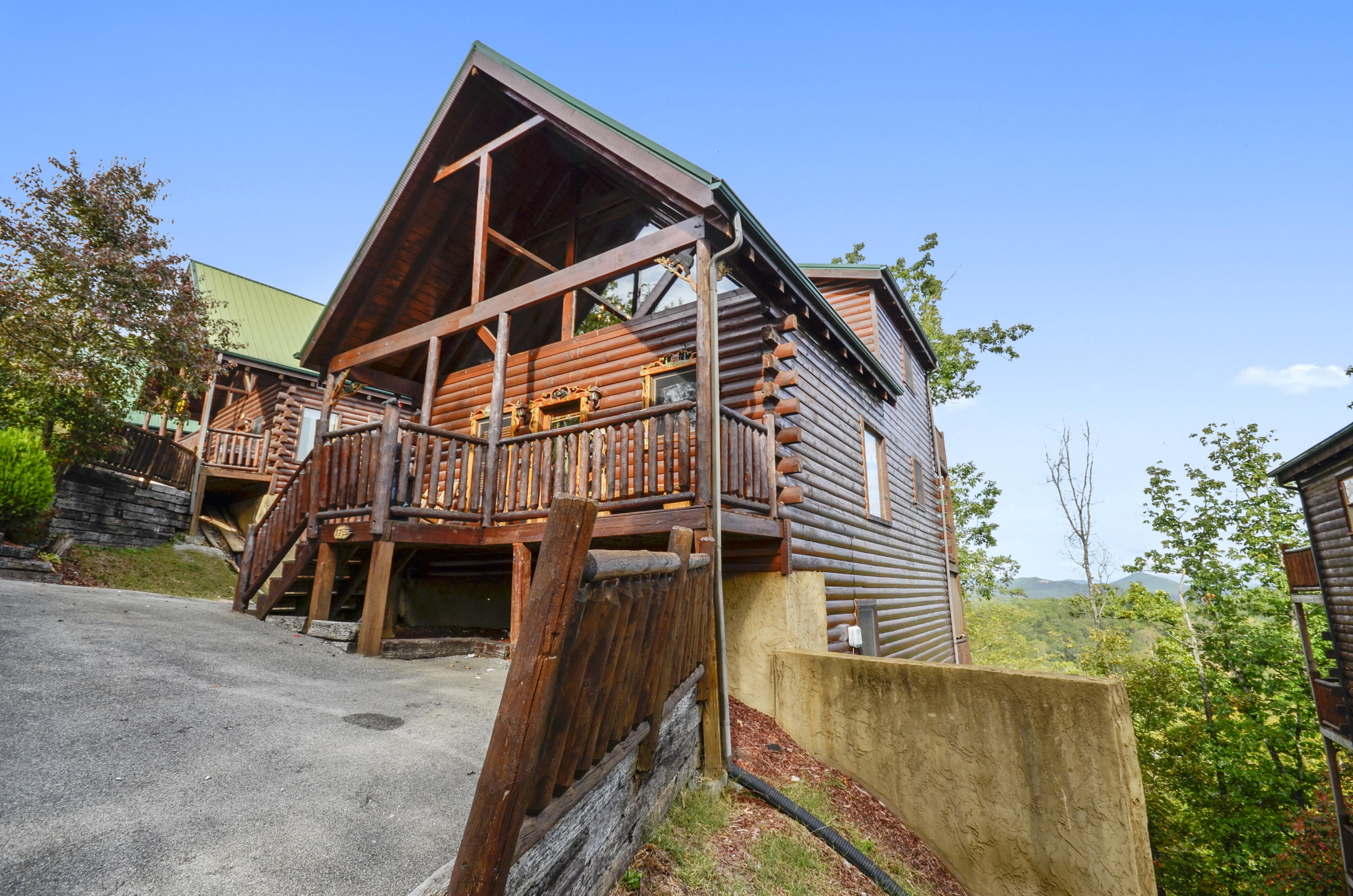 2251 Upper Middle Creek Road, Unit 17 Sevierville, TN 37876 - Photo 3 of 38 Exterior-Parking-_DSC3221