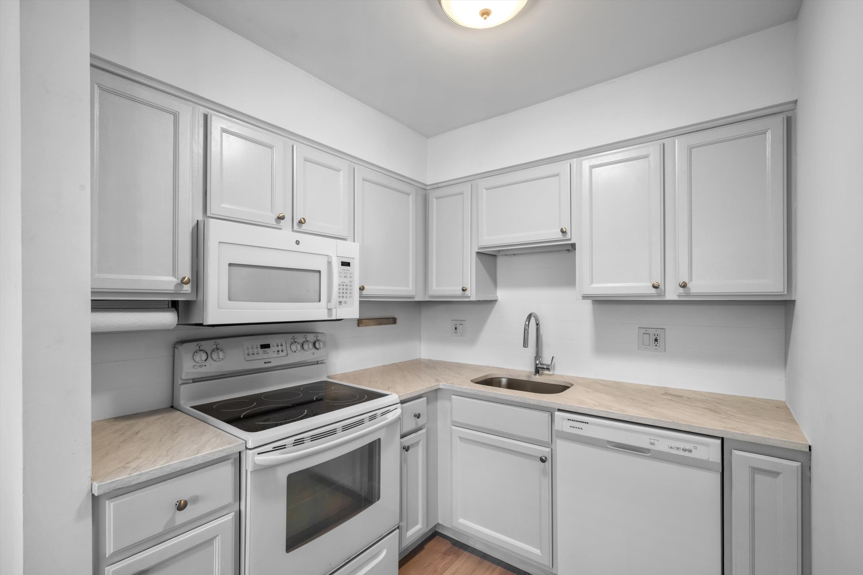 127 40th Street, Unit 1F Sea Isle City, NJ 08243 - Photo 13 of 28 Gallery Image 13