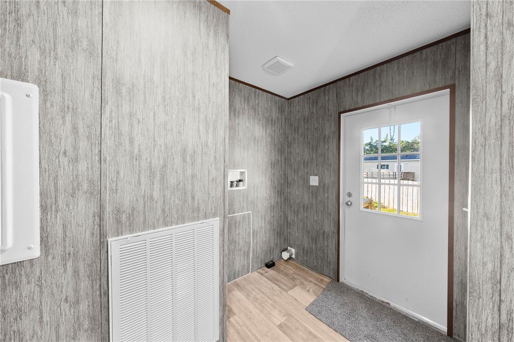 9160 Southwest 31st Avenue Road Ocala, FL 34476 - Photo 22 of 30 a bathroom with a sink and shower