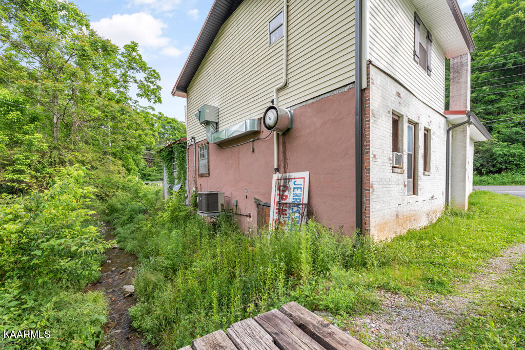 637 Sulphur Springs Road Clinton, TN 37716 - Photo 4 of 24 SlphrSprngs (10)