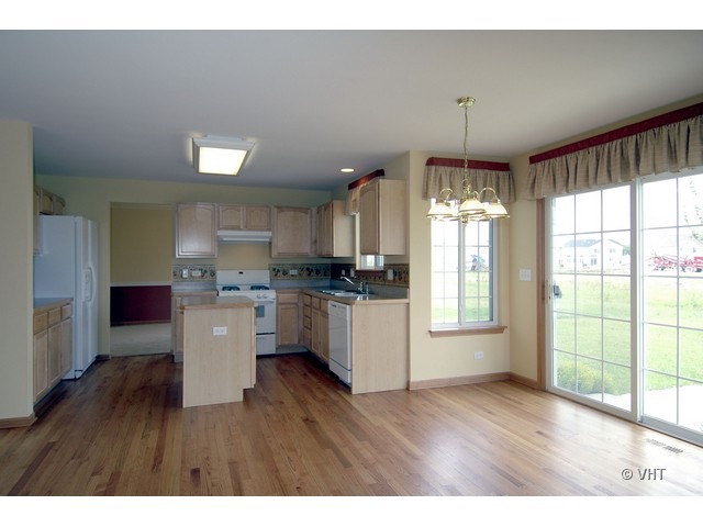 11410 Kingsbury Road Huntley, IL 60142 - Photo 3 of 8 Gallery Image 3