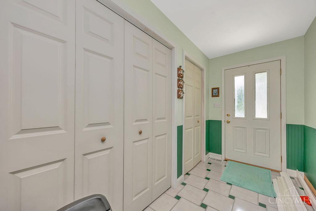 6170 Fairfield Road Oxford, OH 45056 - Photo 2 of 37
