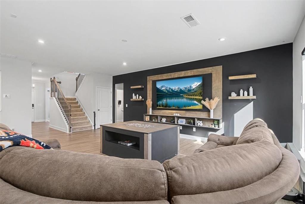 669 Fairway Drive Acworth, GA 30101 - Photo 10 of 45