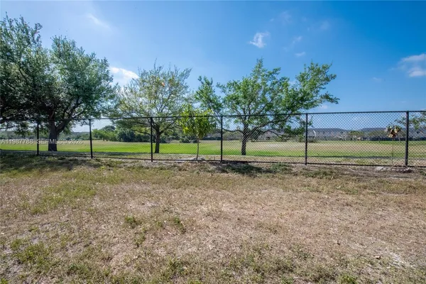 $2,500 | 7200 Northwest 177th Street, Unit 1097, Hialeah, FL 33015