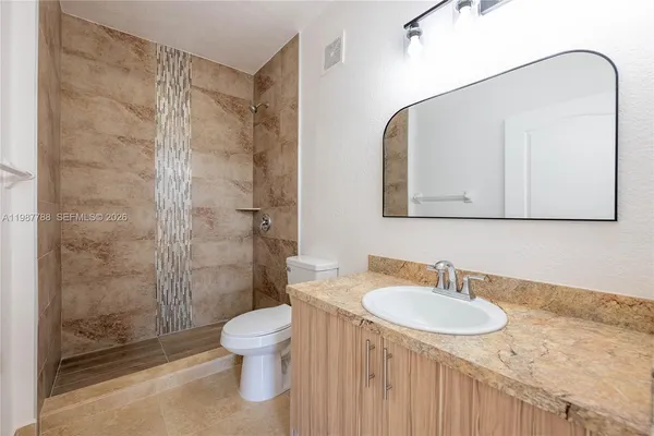 $2,500 | 7200 Northwest 177th Street, Unit 1097, Hialeah, FL 33015