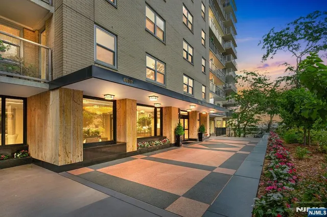 $289,000 | 6600 JFK Boulevard East, Unit 21K, West New York, NJ 07093