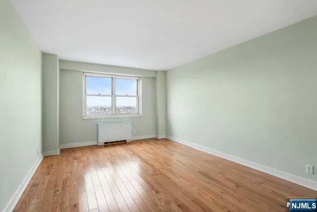 $289,000 | 6600 JFK Boulevard East, Unit 21K, West New York, NJ 07093