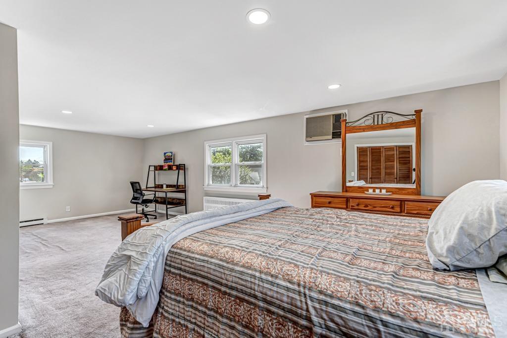 528 Melrose Avenue Middlesex, NJ 08846 - Photo 18 of 40 a bedroom with a bed and a window
